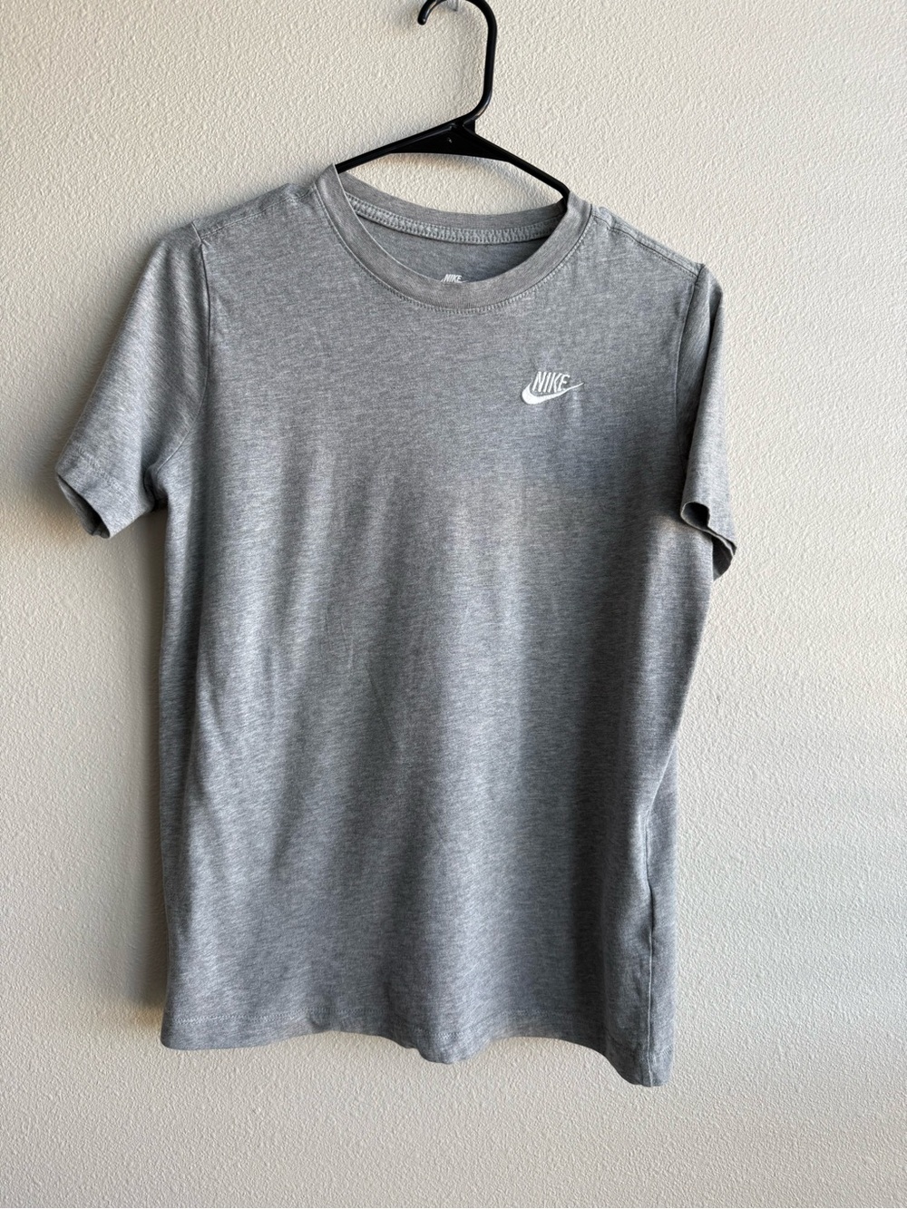 Kids Nike Grey Short Sleeve Tee (XL)